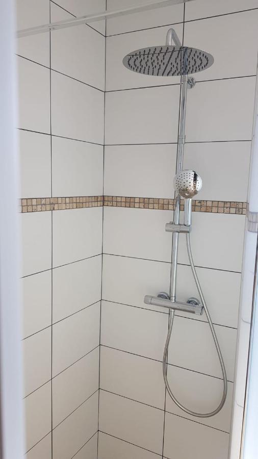 הוילה אודנאז' Au Bois Flotte D'Eau D'Ange מראה חיצוני תמונה